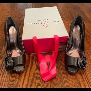 Paris Hilton grey satin stiletto shoes. Size 8M
